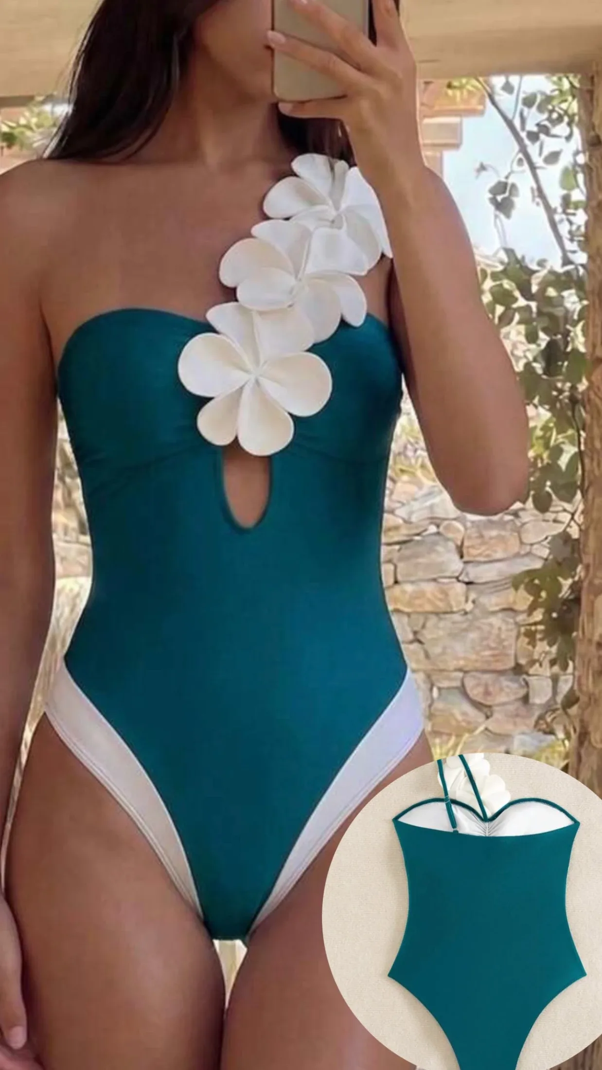 Traje de baño una pieza azul con flores blancas