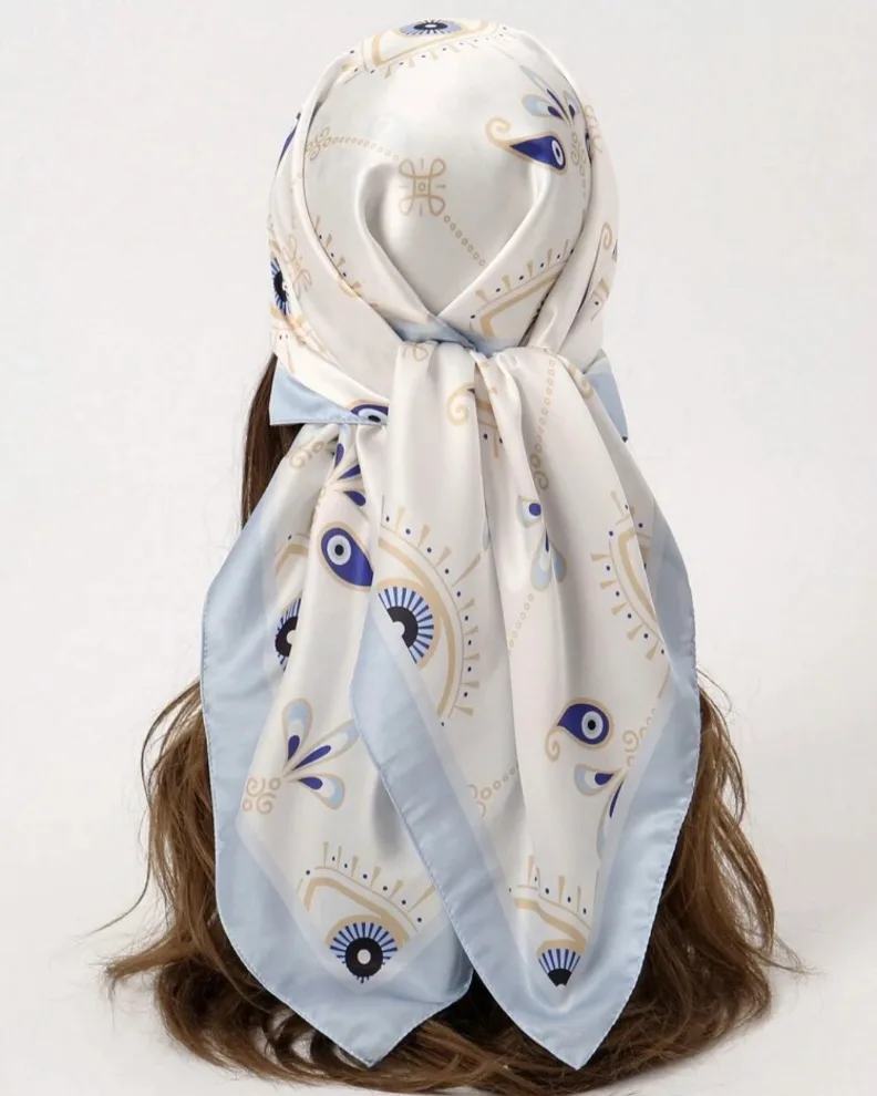 Pañoleta ojitos azules