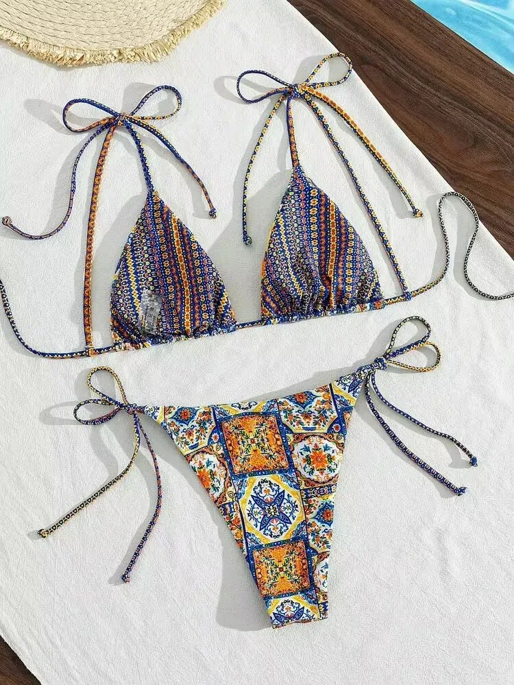 Traje de baño de dos piezas colorido mosaico