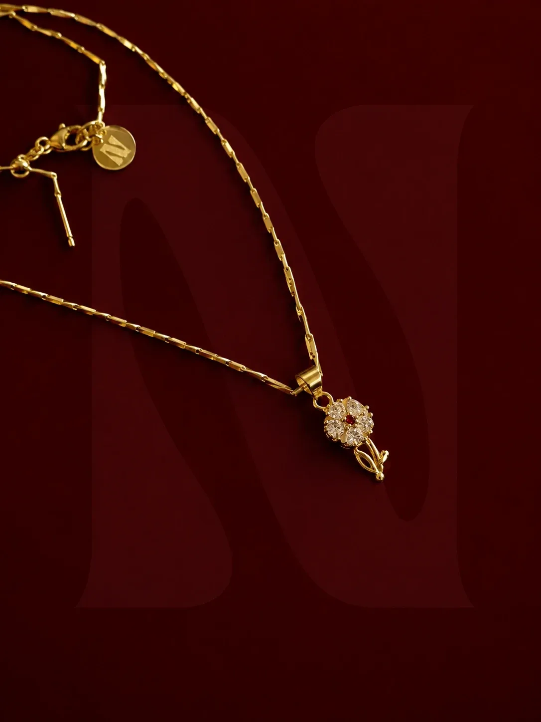 Cadenita de flor con circones rosados